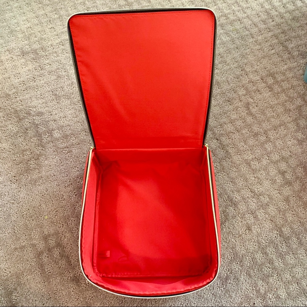 New: Estée Lauder red leather cosmetic travel bag - Picture 2 of 5